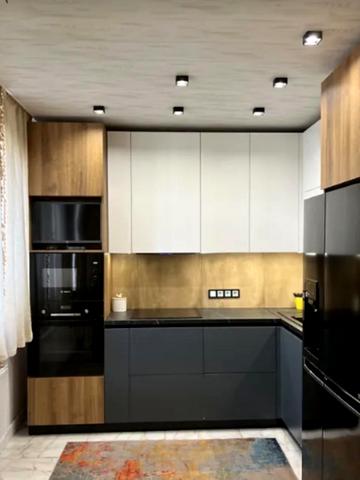 Ньютона вул., 104