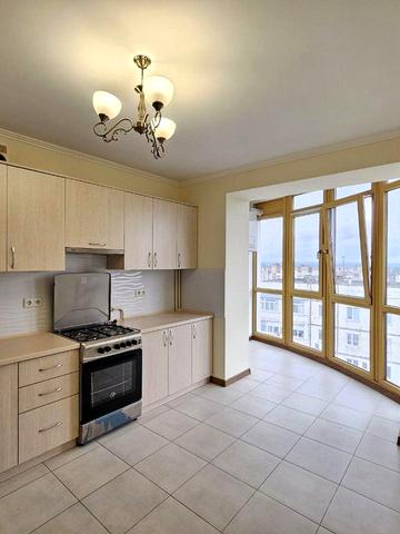 Гната Хоткевича вул., 65/2