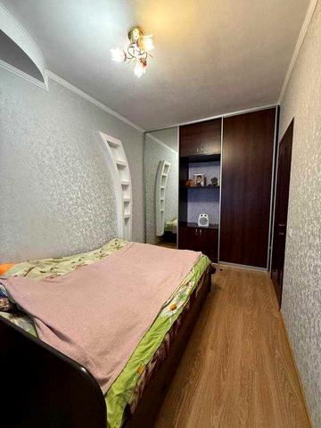 Продається 3-кімнатна квартира ,тихий центр.