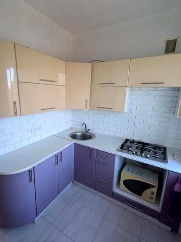 Миру вул., 100