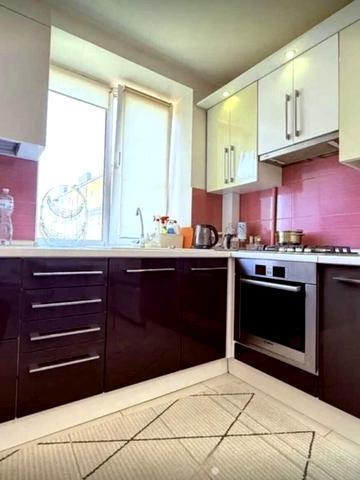 Південна вул., 7