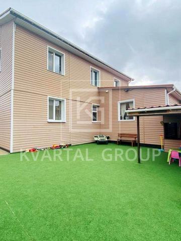 Андріївська, 25