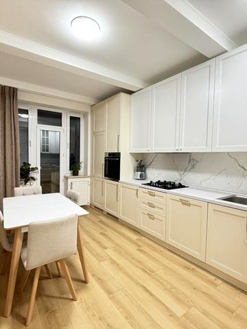 Тютюнників вул. (), 27