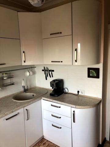 Квітневий пров., 10