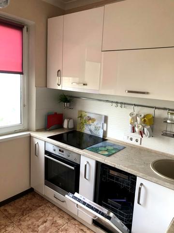 Квітневий пров., 10