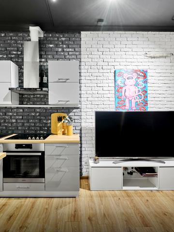 Академіка Лебедєва вул., 1