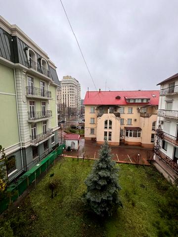 Канатна вул., 15