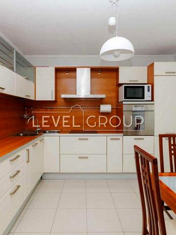 Без% Продаж затишної 4-кімнатної квартири в Соломянському районі