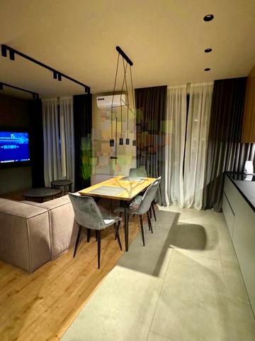 Квітневий пров., 8