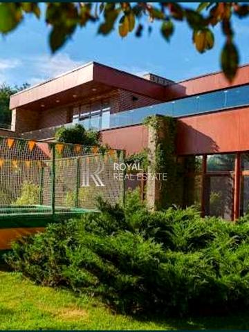 Тиханська, 34