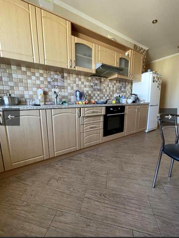 Академіка Павлова вул., 144