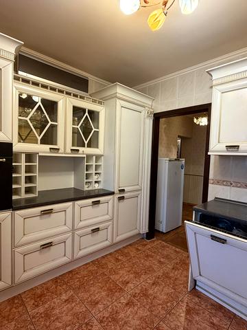 Анни Ахматової вул., 15