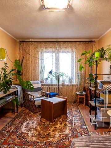 Драгоманова вул., 1-К