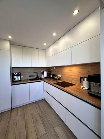 Корольова, 30