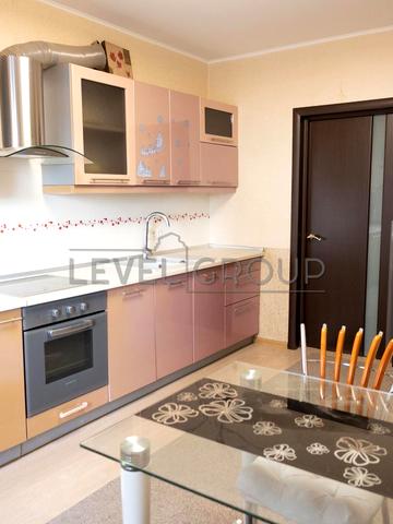 Європейського Союзу просп. (Правди), 31-А