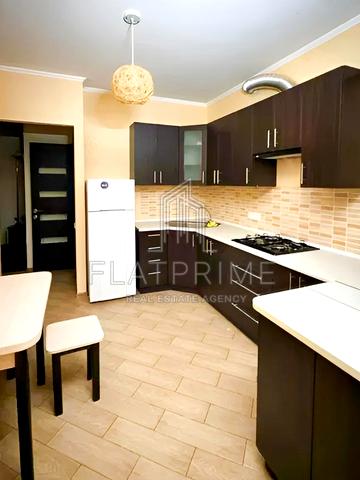 Гетьманська вул., 9