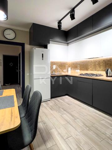 Одеська вул., 66