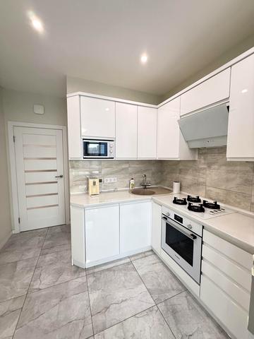 Сонячна вул., 5