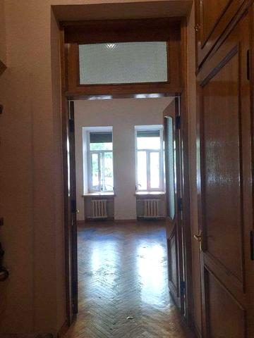 Інститутська, б.13/4, 44 кв м.Світло ЗАВЖДИ! Царський будинок 15000грн