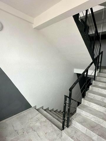 Українська вул., 1