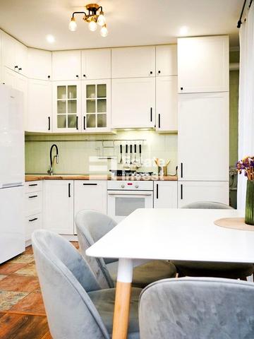 Печерська вул., 28