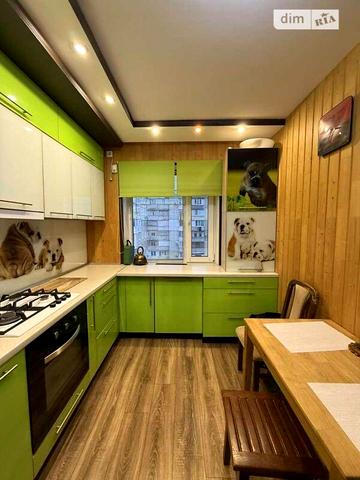 Продаж 3к Квартира Великотирнівська вулиця