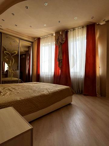 Продаж квартири Забіли 5 Центр Києва двокімнатна видова на парк.