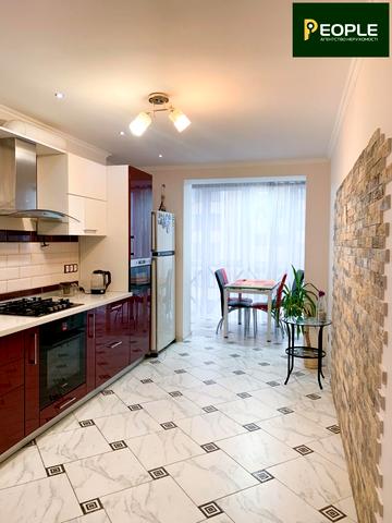 Соборна вул. (), 10-А