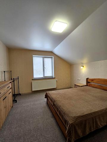 майдан Перемоги пл., 3