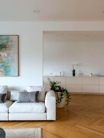 Буслівська вул., 12