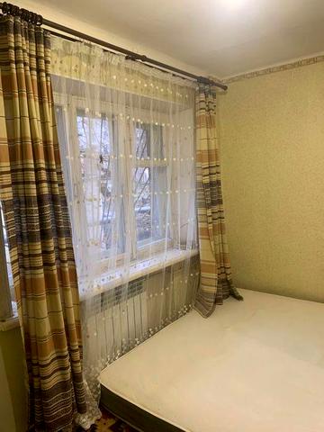 Сдам 2 комнатную долгосрочно в центральной части города на 2 м этаже