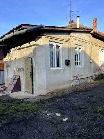 Продаю напівособняк на А.Літуна