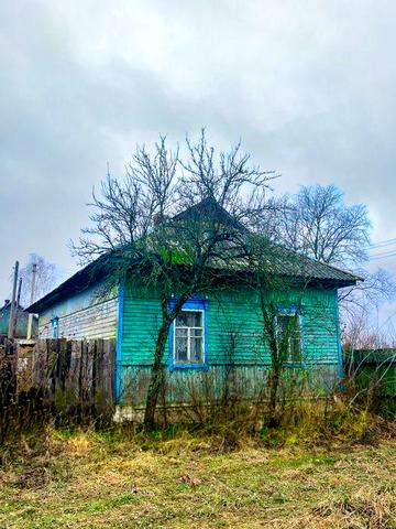 Продається будинок із ділянкою землі