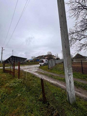 Продається  одноповерховий будиночок у Кельменцях