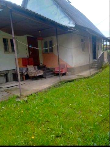 Продам будинок в центрі с.Р.Поле вул.Шкільна 6