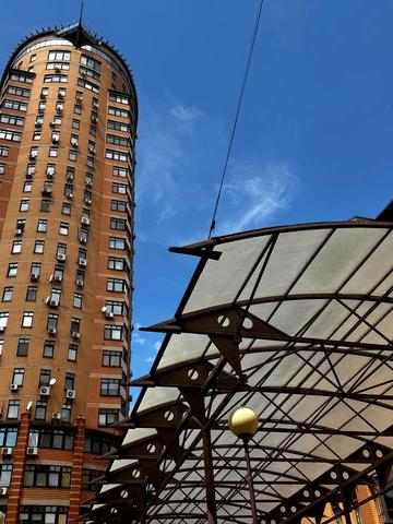 Лесі Українки бульв., 30-Б