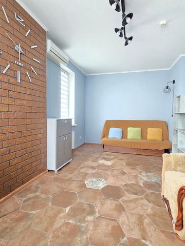 Бориса Гмирі вул., 17