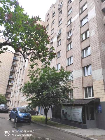 Рибальська вул., 8