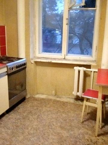 Новая Дарница.Продам 1-ком. квартиру. 39 м2. 3-й этаж. Газ!