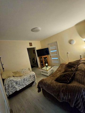 Квартира 4х кімнатна 80кв. Ревуцкого 44. М.Харківська(5хв пішки)