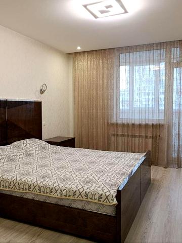 Бориса Гмирі вул., 2