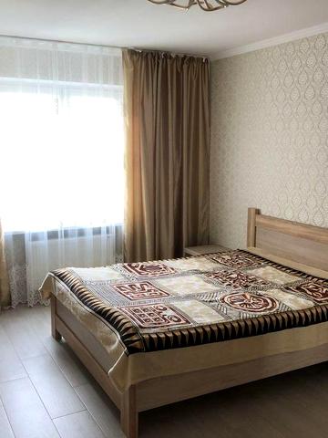 Академіка Глушкова просп., 9-Є