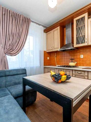 Героїв Дніпра вул., 19