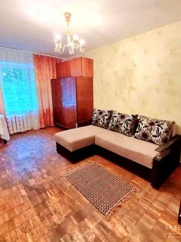 Академіка Доброхотова вул., 26