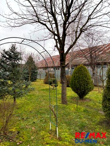 Доглянутий двоповерховий будинок у чудовій локації