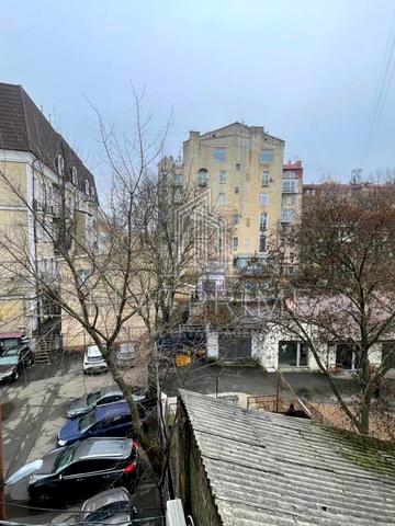 Рейтарська вул., 7-Б