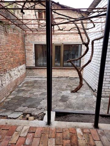 2- кімнатна в центрі від власника на землі