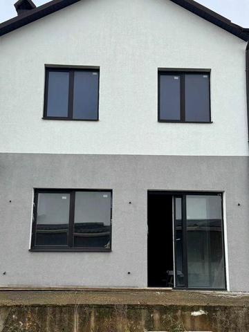 Продам новий 2-х поверховий котедж 135 кв. м