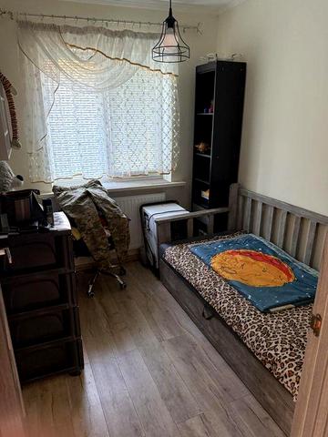 Здається квартира 3-ьох кімнатна