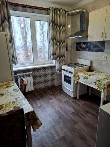 Дом  в городе, квартиры